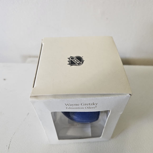 2011 Hallmark NHL Wayne Gretzky Oilers 99 Christmas Ornament - Picture 4 of 8